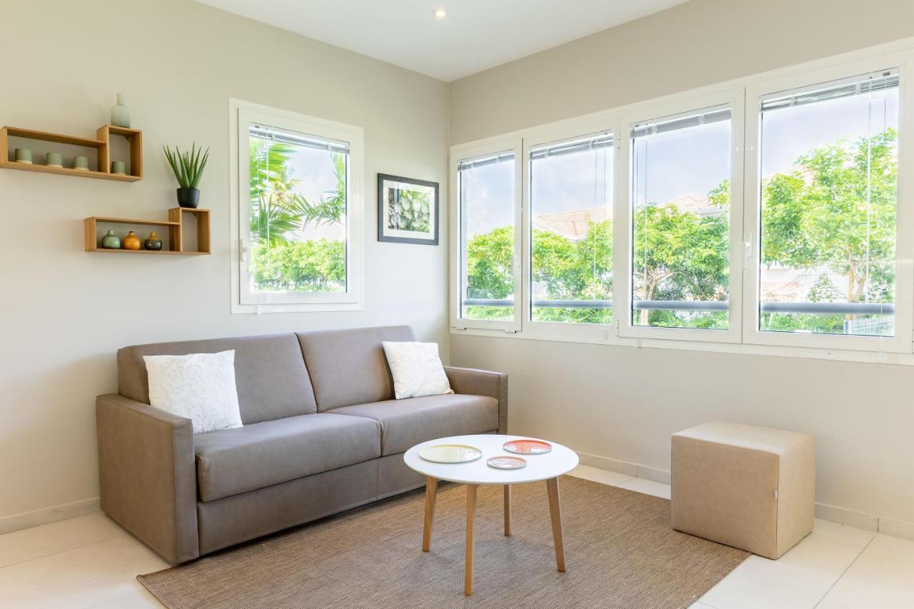 Eden Roc Appartements Ле Диамант Екстериор снимка